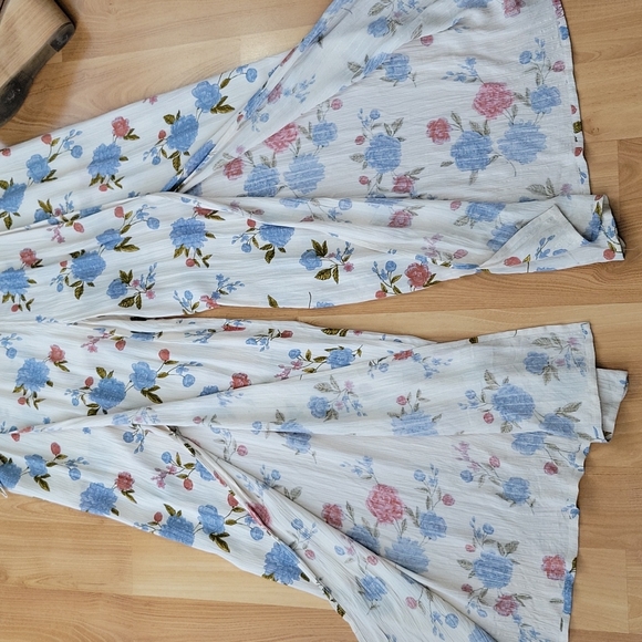 American Eagle Outfitters Cream Floral Wide Leg Jumpsuit - Picture 10 of 16